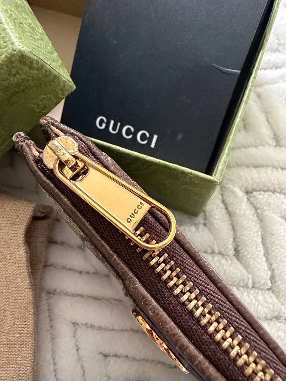 Gucci classic gg
